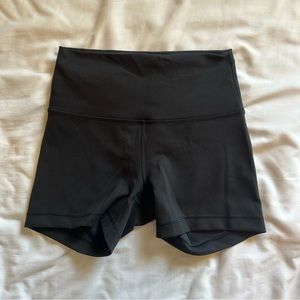 Lululemon Wunder Train High Rise Shorts